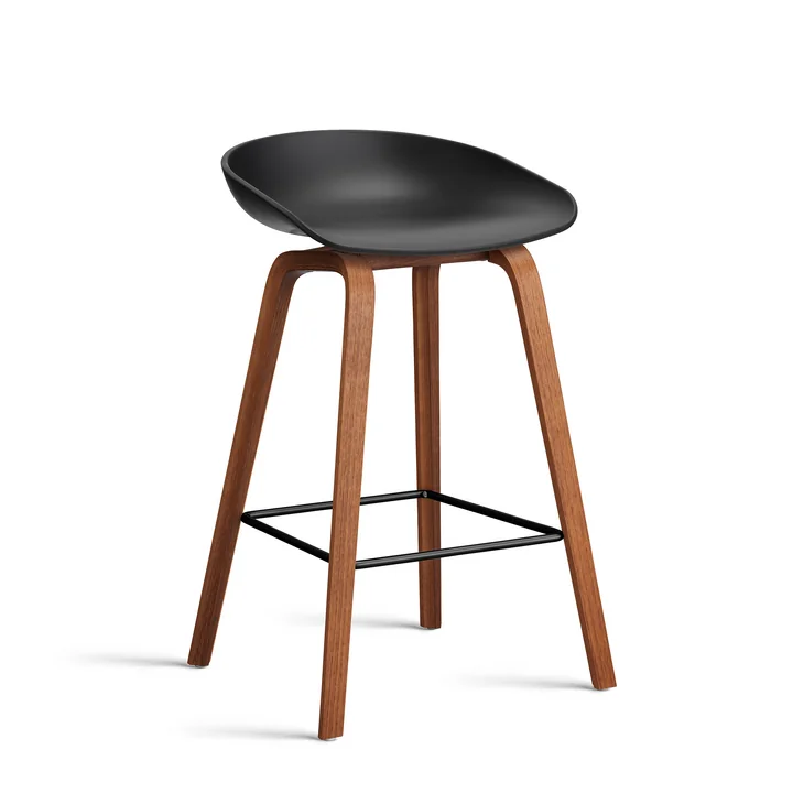 HAY - About A Stool AAS 32 H 75 cm, noten gelakt / staal zwart / zwart 2. 0