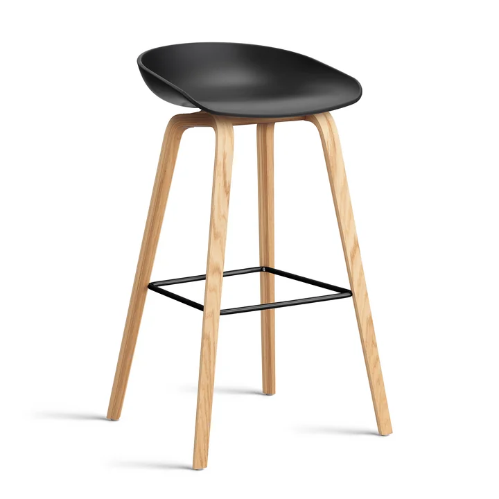HAY - About A Stool AAS 32 H 85 cm, eiken gelakt / zwart staal / zwart 2. 0