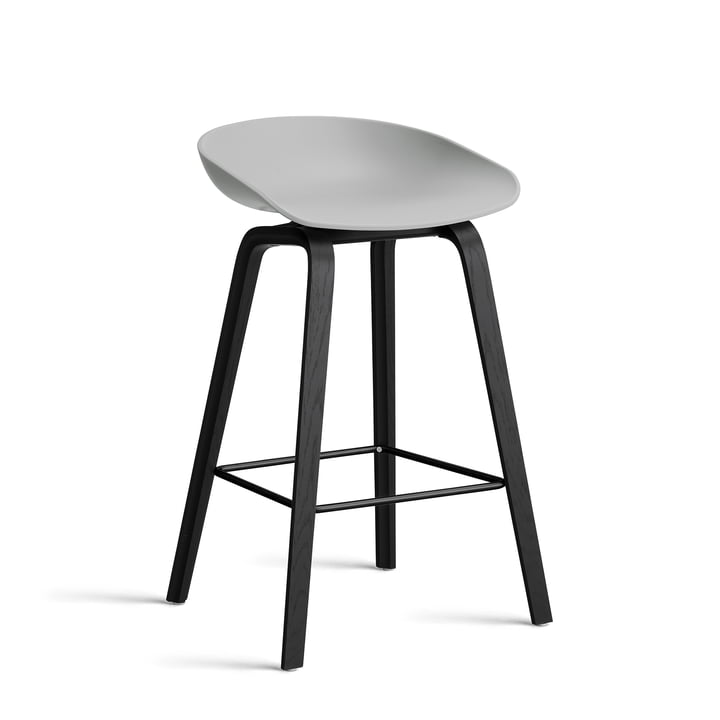 Hay About A Stool AAS 2. - 32 H 75 cm, eiken zwart gelakt / zwart staal / betongrijs 0