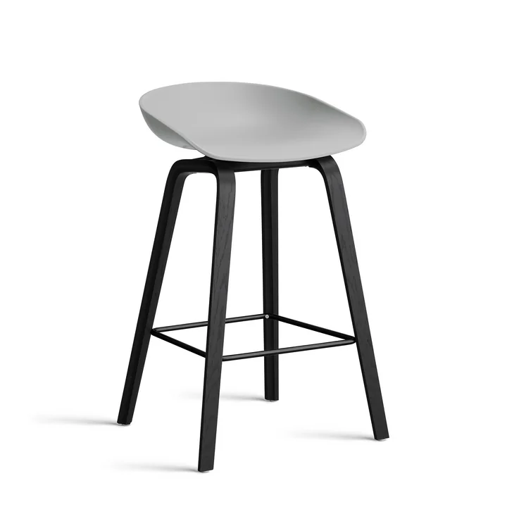 HAY - About A Stool AAS 32 H 75 cm, zwart gelakt eiken / zwart staal / betongrijs 2. 0