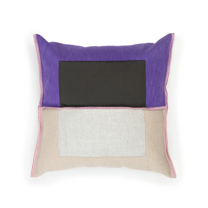 Kussen, 40 x 40 cm, rookkwarts van Juslin Maunula