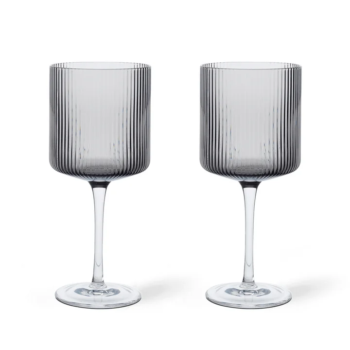 Ferm Living Ripple - Rood wijnglas, gerookt grijs (set van 2)
