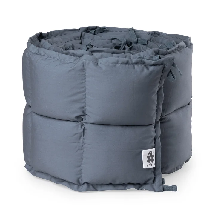 Sebra - Baby ledikant stootrand, gewatteerd / forrest lake blauw