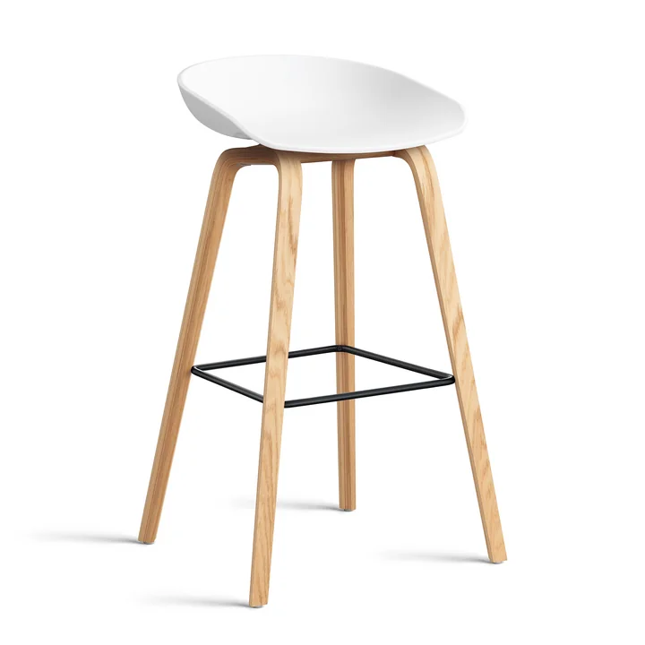 HAY - About A Stool AAS 32 H 85 cm, eiken gelakt / zwart / wit 2. 0 (kunststof glijders)