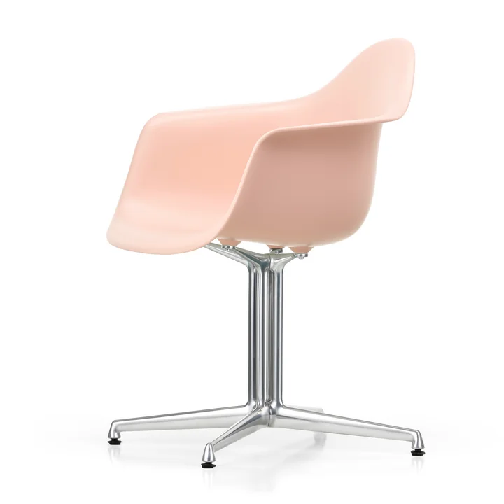 Vitra - Eames Plastic Armchair DAL RE, gepolijst / lichtroze (vilt glijdt basis donker)