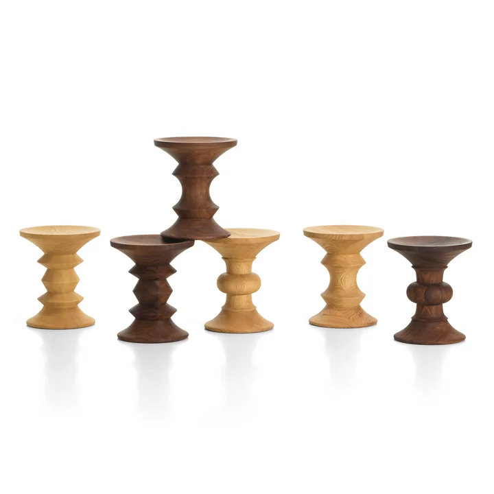 Vitra - Eames Kruk, naturel kastanje en donker walnoot