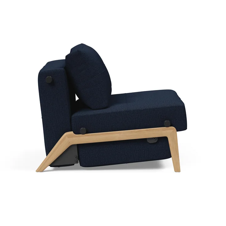 Innovation Living - Cubed 90 Fauteuil, eiken / donkerblauw (528 Mixed Dance )