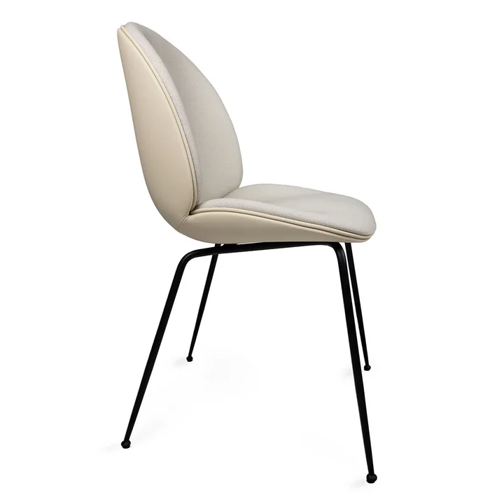 Gubi - Beetle Dining Chair Volledige bekleding (Conic Base), zwart / Vidar (146) / leder Valencia (Exclusive Edition)