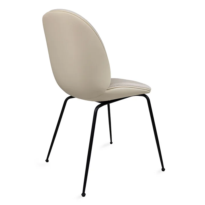 Gubi - Beetle Dining Chair Volledige bekleding (Conic Base), zwart / Vidar (146) / leder Valencia (Exclusive Edition)