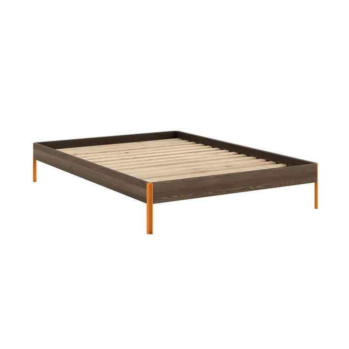 Karup Design - Core Bed 140 x 200 cm, dennen johannesbroodbruin / zonne-oranje
