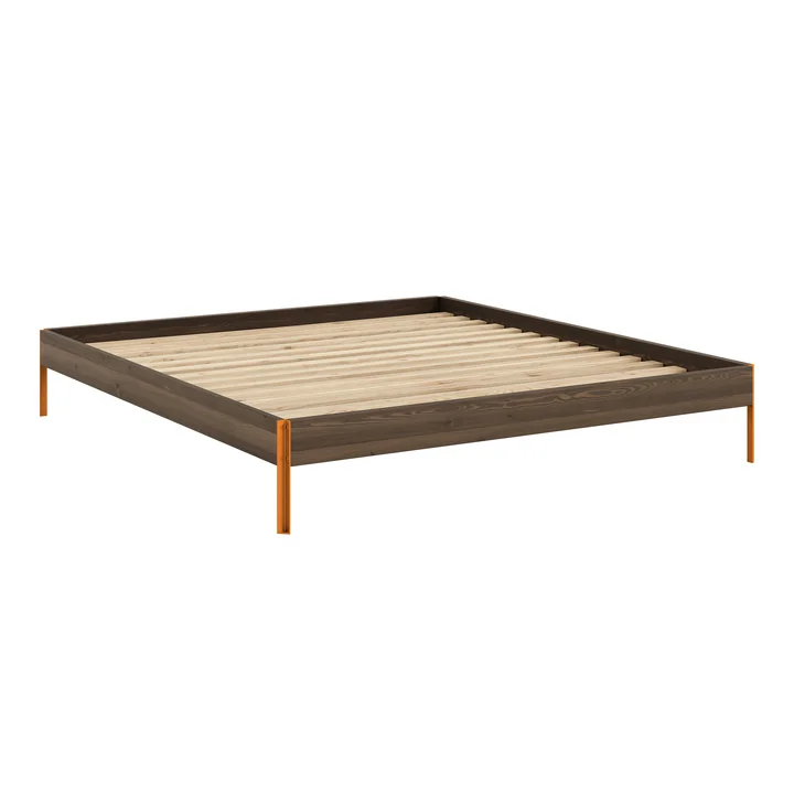Karup Design - Core Bed 180 x 200 cm, dennen johannesbroodbruin / zonne-oranje
