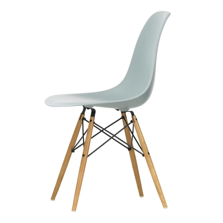 Vitra - Eames Plastic Bijzetstoel DSW RE, essenhouten kleur / lichtgrijs