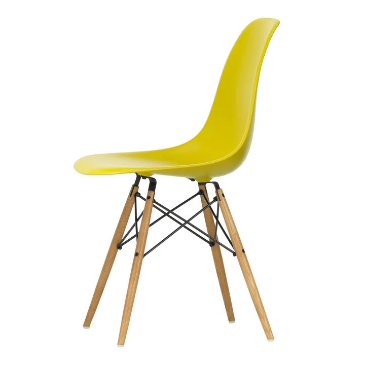 Vitra - Eames Plastic Bijzetstoel DSW RE, essenhouten kleur / mosterd