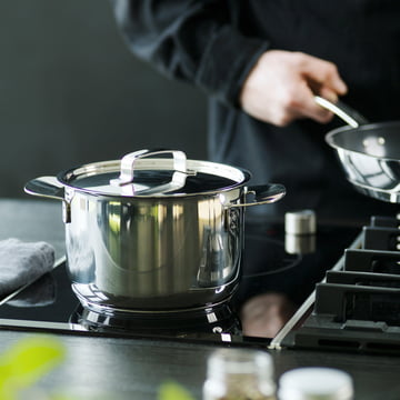 Alle stalen kookpotten en pannen van Fiskars voor een unieke kookervaring