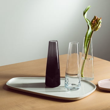 Iittala X Issey Miyake - Dienblad 20 x 35 cm, glazen vaas 180 mm
