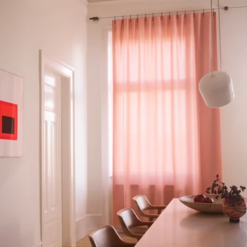 Kant-en-klaar gemaakt gordijn van Kvadrat