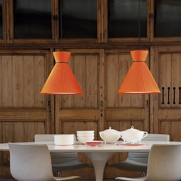 Mandarina hanglamp van Carpyen - Ø 43 cm in oranje tot enkele stuks boven de tafel