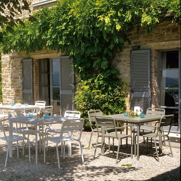 Ster stoel en tafel door Emu 