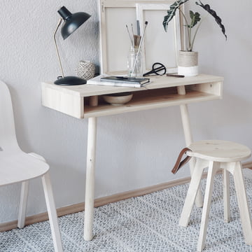 Capo speeltafel met landelijk krukje van Karup Design