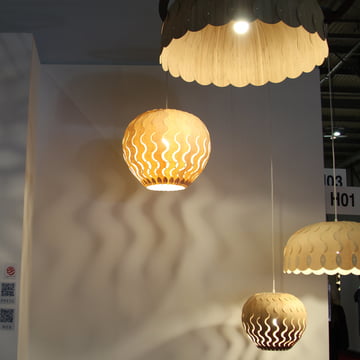 Belle pendelarmatuur van David Trubridge