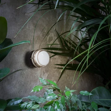 Fresnel-wandlamp van Oluce voor buitengebruik