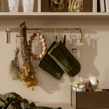 Ferm Living - Hale Oven Handschoen, groen/zwart