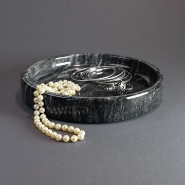 De marmeren lade als juwelen opbergplaats