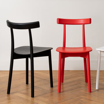 Skinny Wooden Chair in de versie zwart, rood