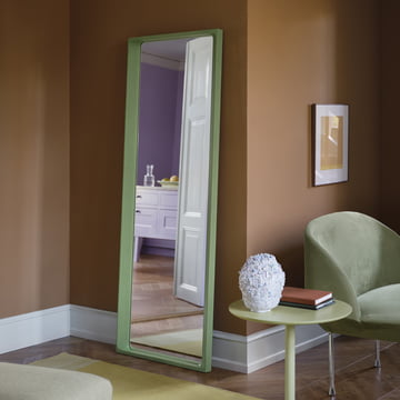 Arced Spiegel, 170 x 61 cm, lichtgroen van Muuto