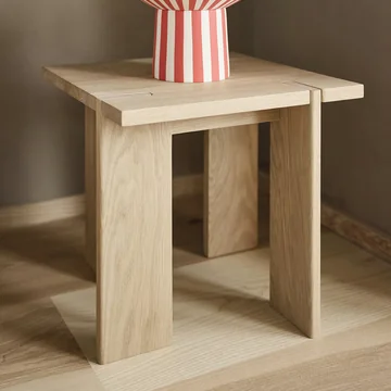 OYOY - Vierkante bijzettafel, eiken natuur