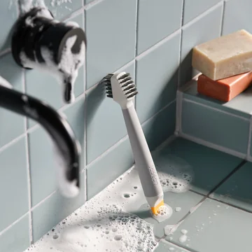 Joseph Joseph - CleanTech 3-in-1 kleine schoonmaakborstel met handvat, lichte steen