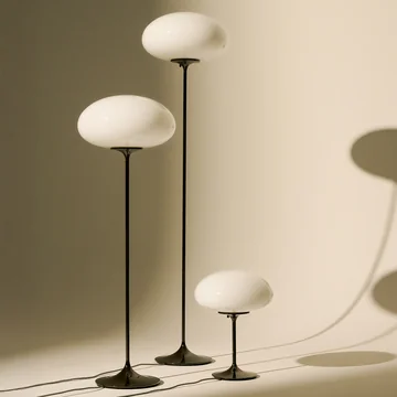 Gubi - Stemlite Staande lamp en tafellamp, zwart chroom / opaal