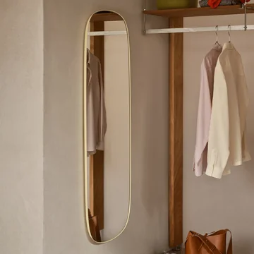 Muuto - Framed Spiegel, 150 x 50 cm, lichtgeel / helder glas