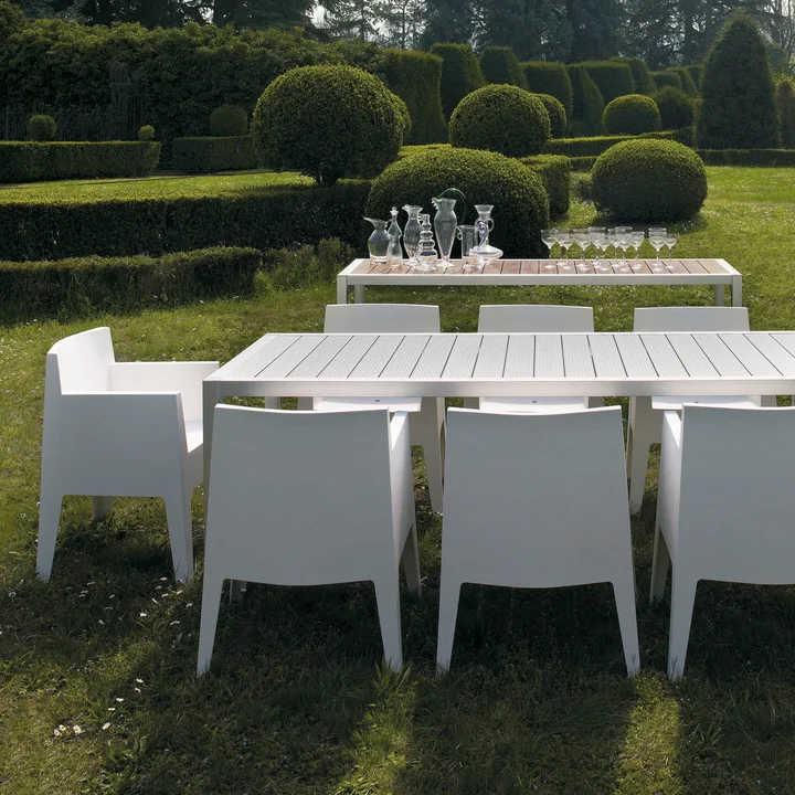 Toy Fauteuil van Driade voor de tuin