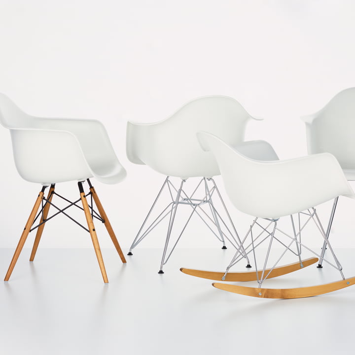 Eames Kunststof fauteuils van Vitra in wit
