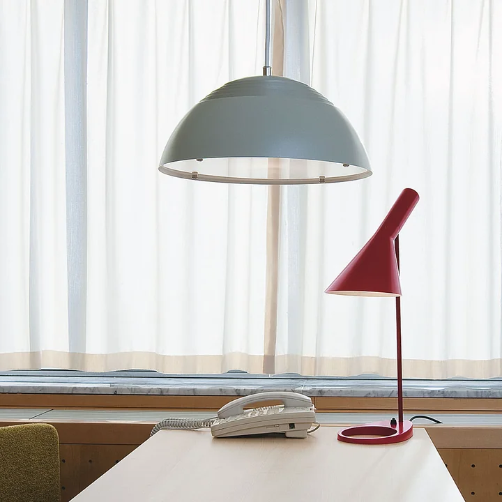 Lampvoet met karakteristieke opening