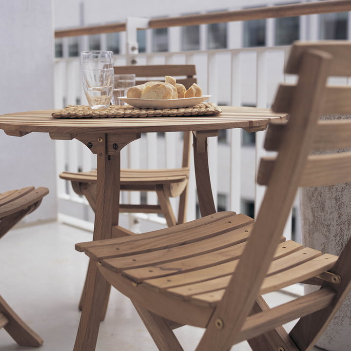 Ontbijt op het balkon met de Vendia Tafel en stoelen van Skagerak