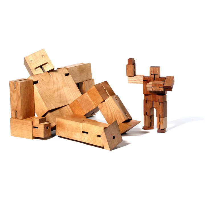 De Cubebot van Areaware verandert in een robot
