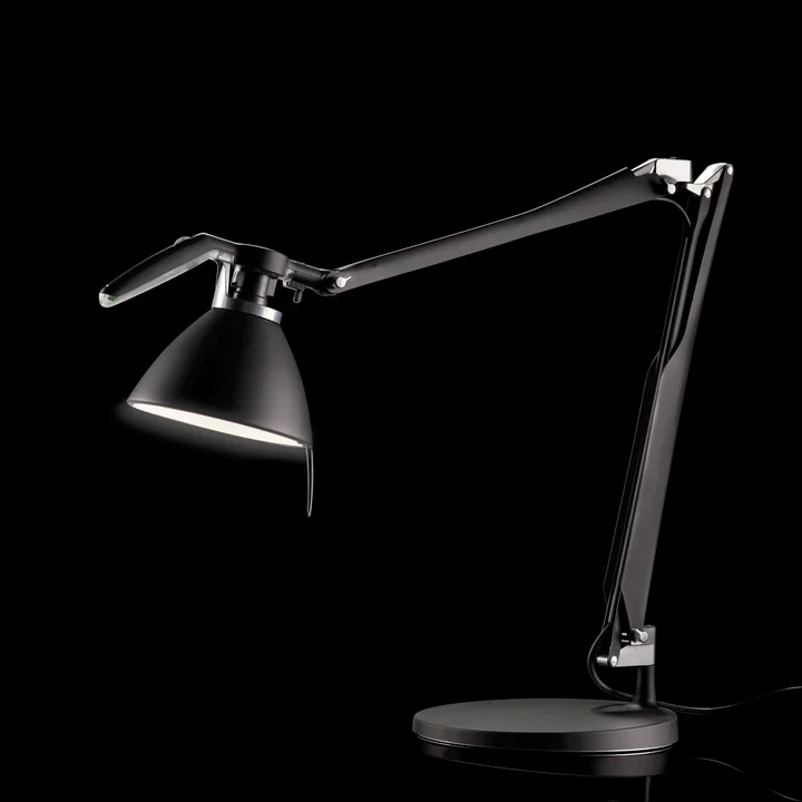 Fortebraccio -bureaulamp van Luceplan in zwart