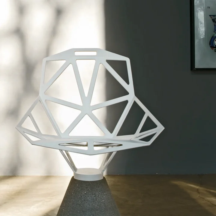 Magis - Stoel Eén met betonnen voet