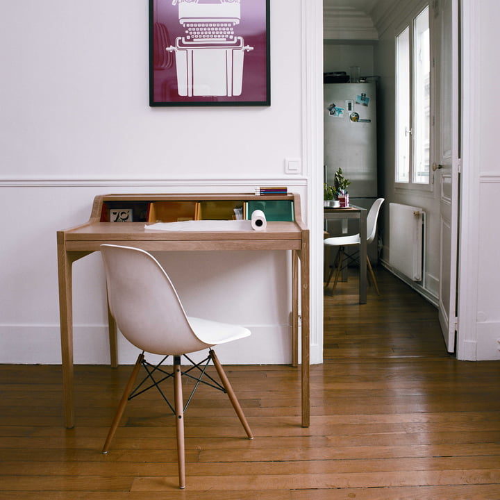 Bureau van de Remix Collection van The Hansen Family in de woonkamer