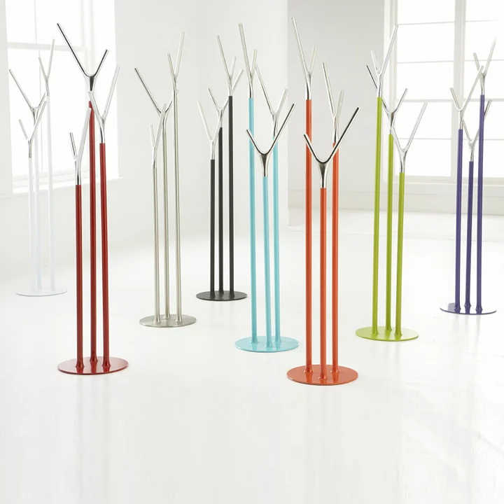 De verscheidenheid aan Wishbone kledingrekken van Frost