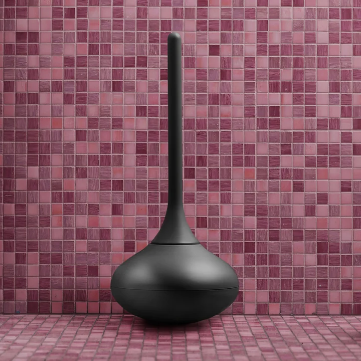 De Ballo Toiletborstel van Normann Copenhagen in zwart voor roze tegels