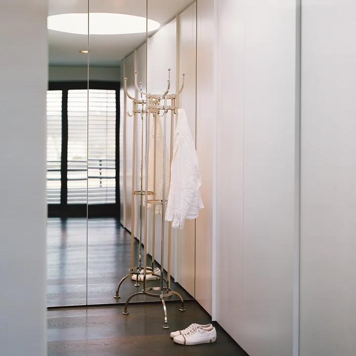 De Nymphenburg Kledingrek in de slaapkamer