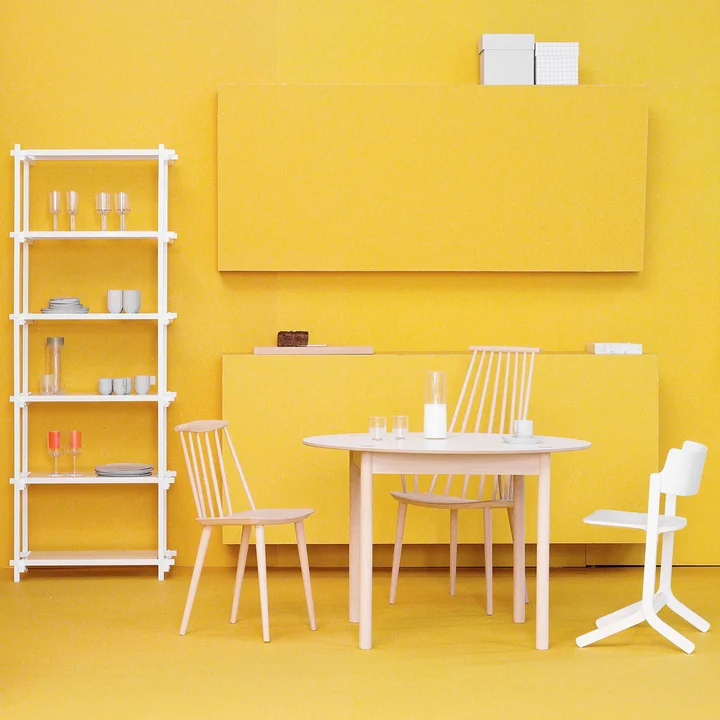 J77 Chair door Folke Pålsson voor HAY