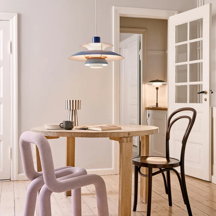 De Louis Poulsen - PH 5 hanglamp boven de eettafel