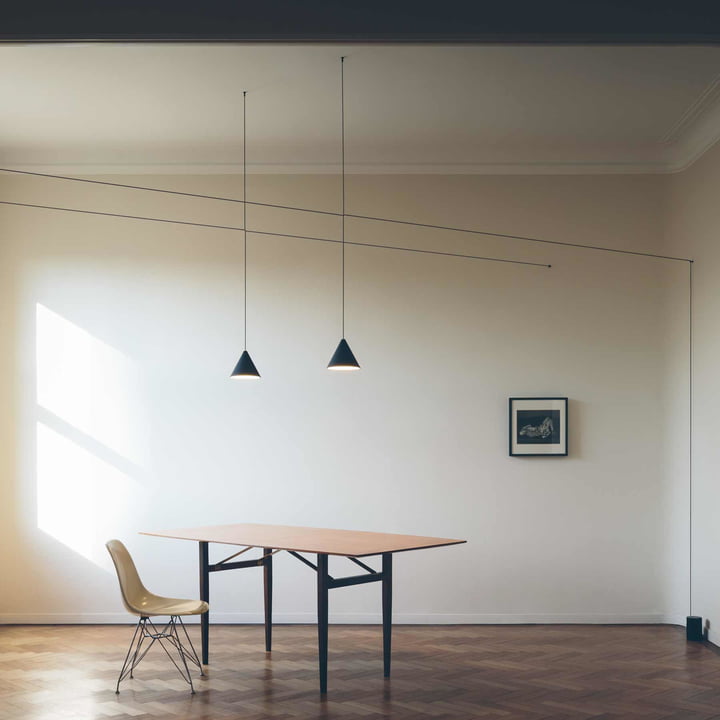 String Light Hanglamp kegelvormig hoofd van Flos in zwart