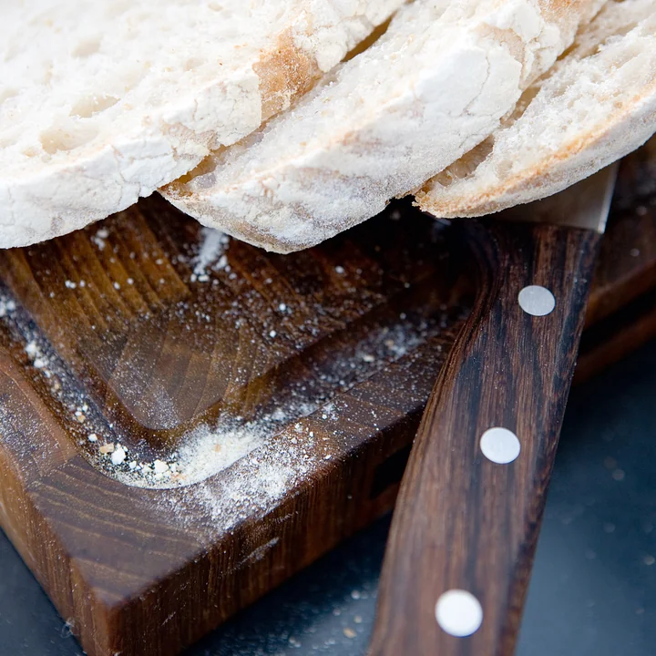 De inkeping op de snijplank van Skagerak vangt kruimels op