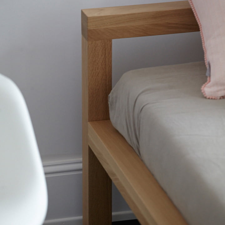 Het Pure bed van Hans Hansen met verhoogd bedframe