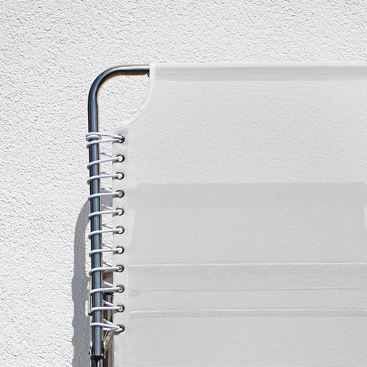 Amigo XXL Driepoot-ligstoel in wit van Fiam - detail van de rugleuning